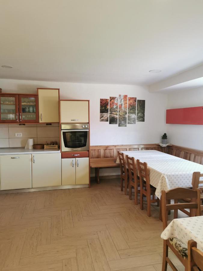 Apartma Brest Gornji Grad Extérieur photo